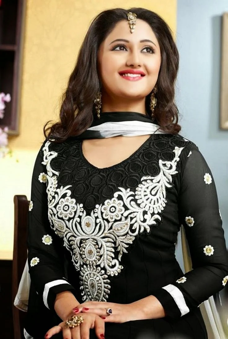 Rashami Desai 4