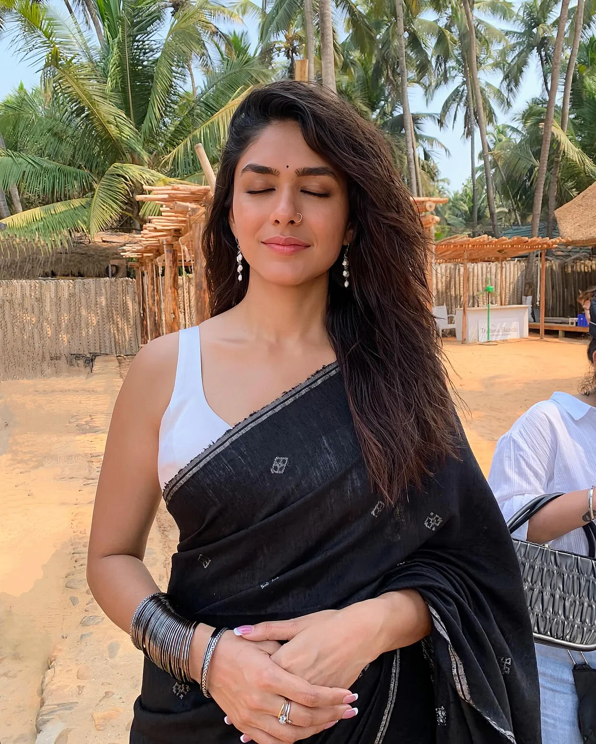 mrunalthakur170645307432902893255674121712658966811 1