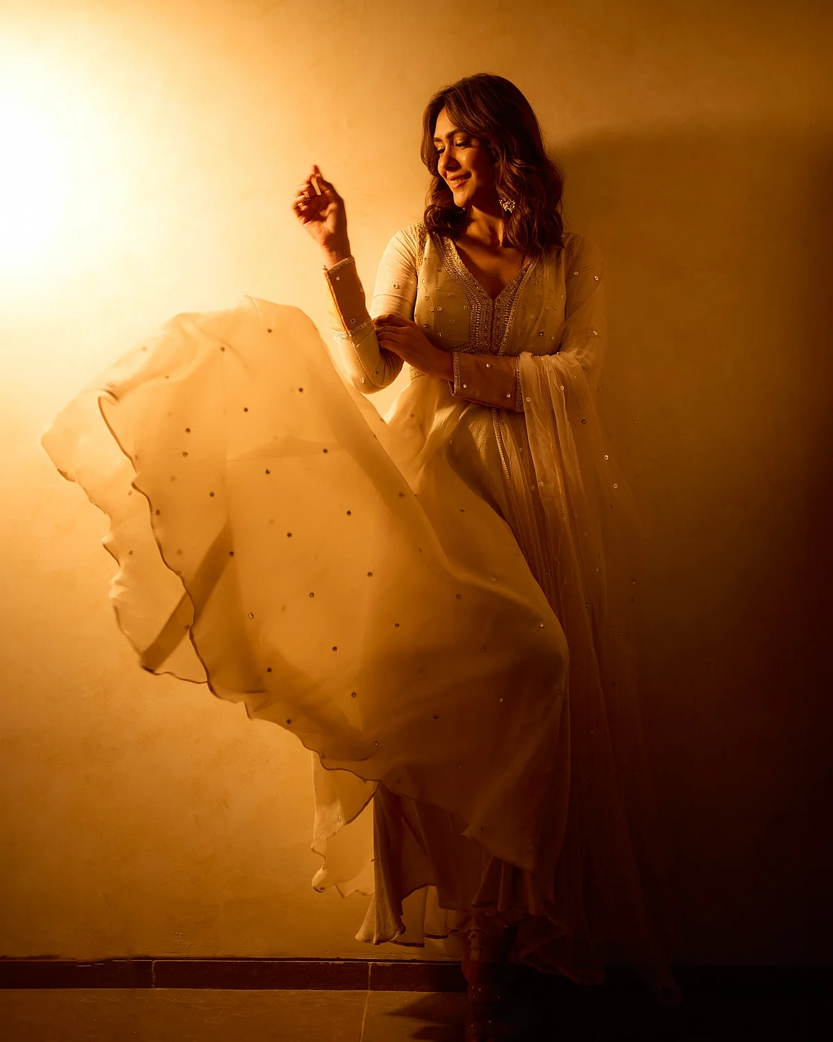 mrunalthakur172733316134654441867086328622658966811