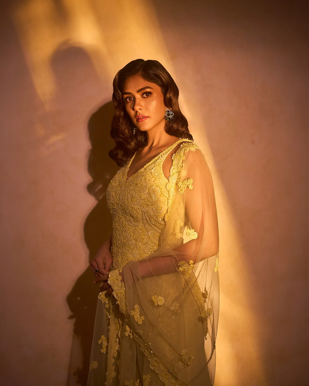 mrunalthakur173013833134889756568377228272658966811 1
