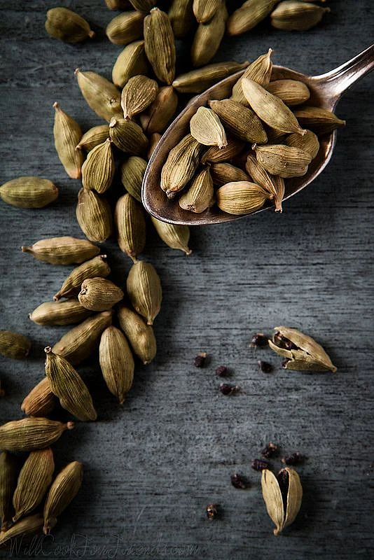 cardamom3