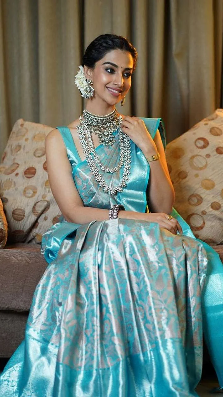 Meenakshi Chaudhary 11
