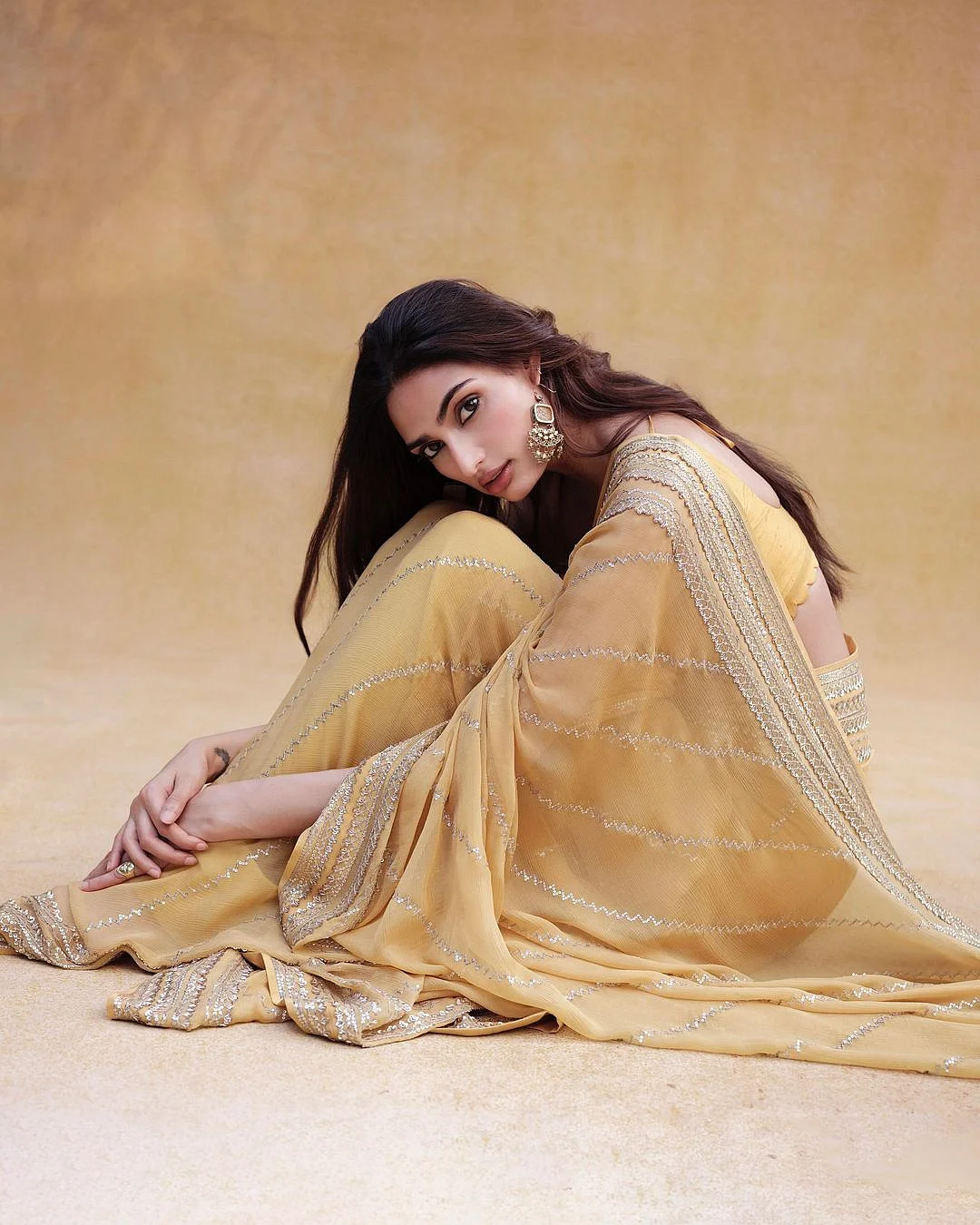 Athiya Shetty Hairstyle