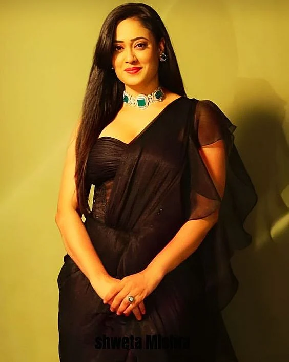 Shweta Tiwari Blouse
