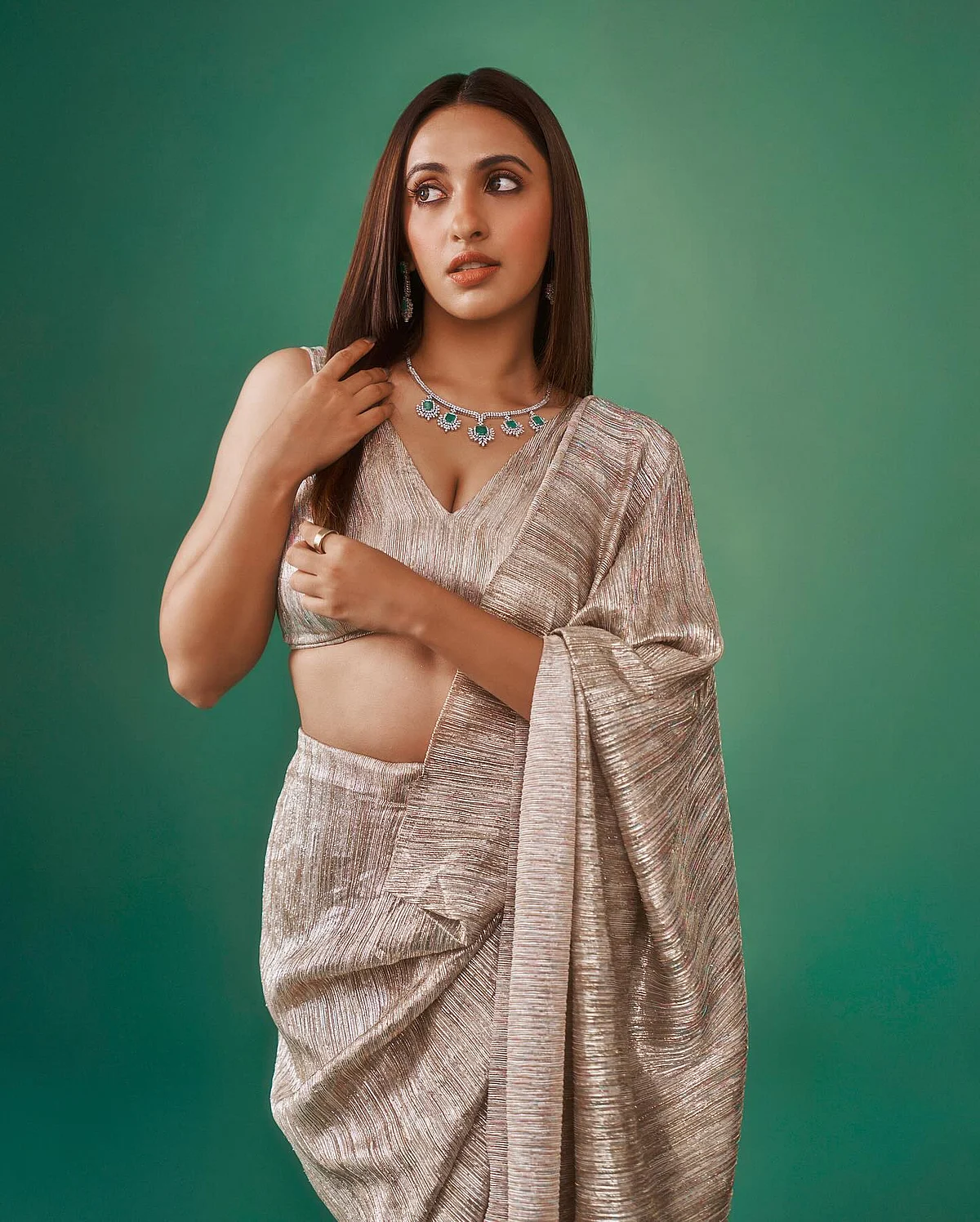 akansharanjankapoor17300195053487978877471115721274219424
