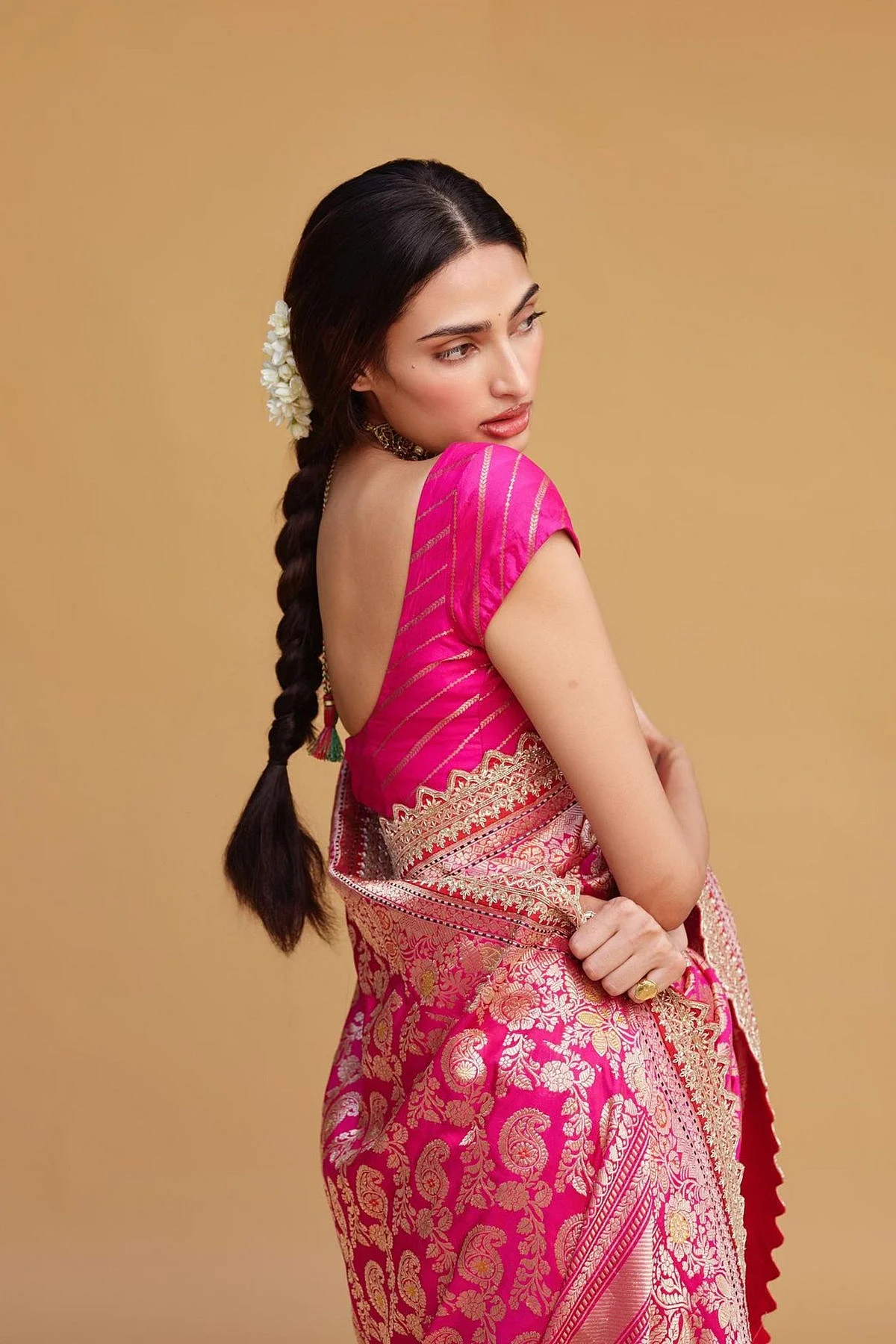 Athiya Shetty in red silk sareefgfdg