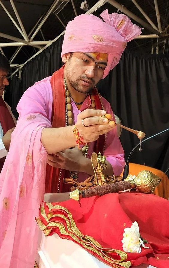 Dhirendra Krishna Shastri9
