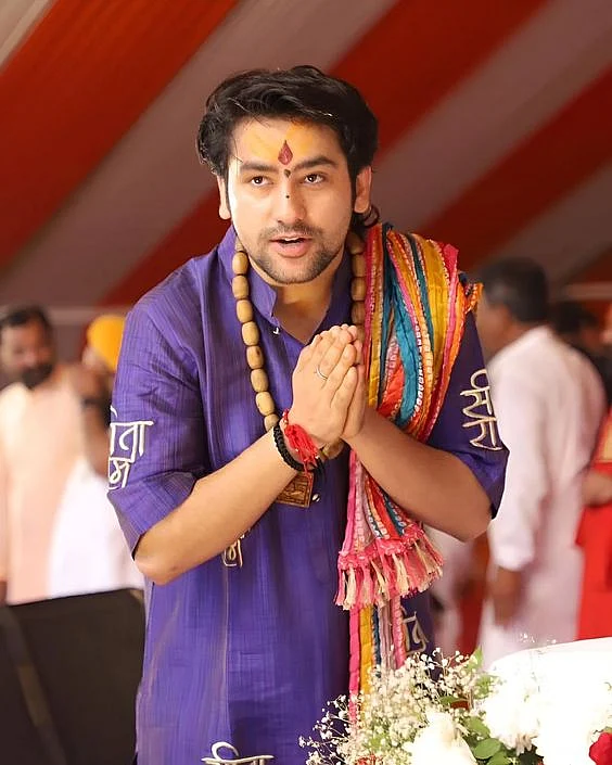 Dhirendra Krishna Shastri8