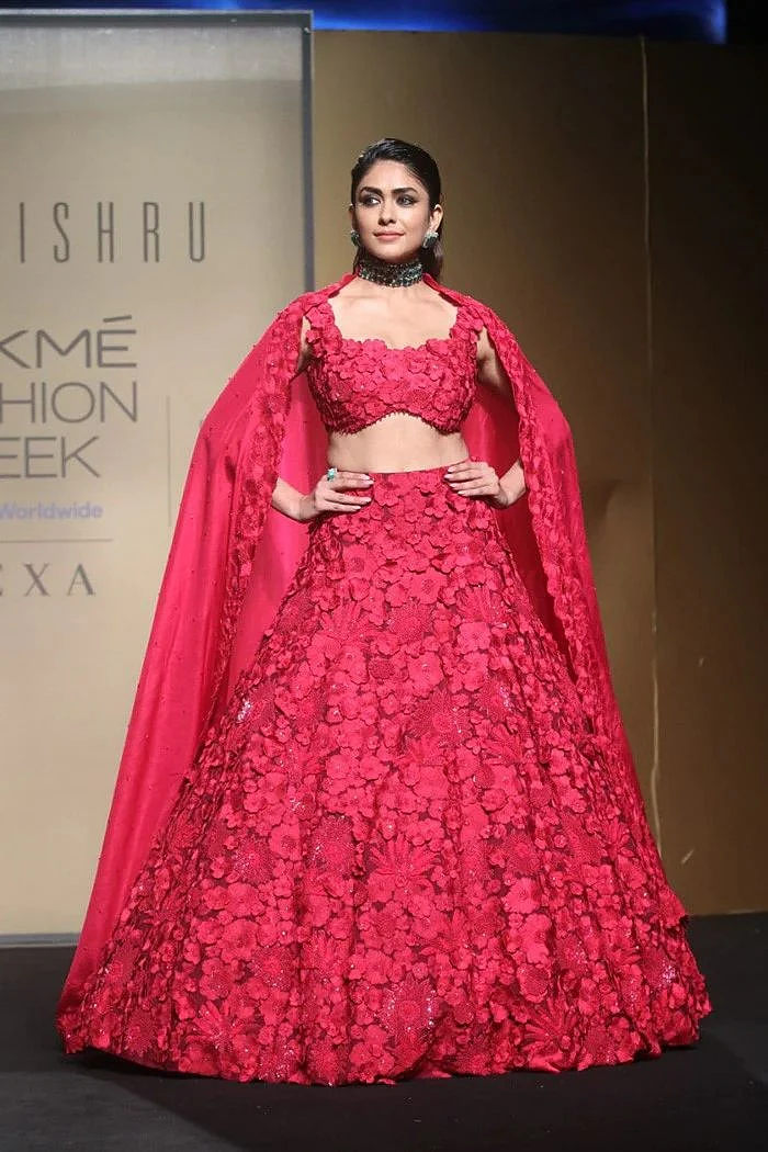 Mrunal Thakur Lehenga Design 10