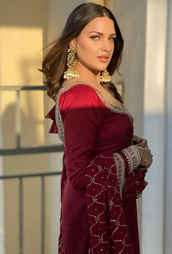 Himanshi Khurana