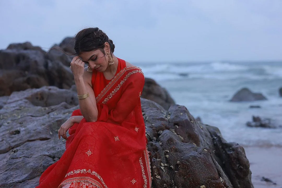 malavika mohanan in red lehenga