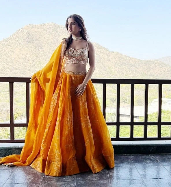 Nidhi Shah slit pastel color lehenga