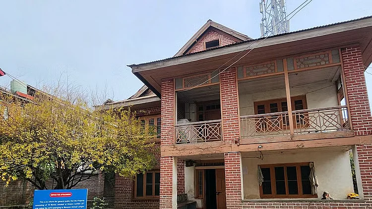 nia attaches residential house in srinagar0dbfa4bcd9c651dc85adea086fe03e40