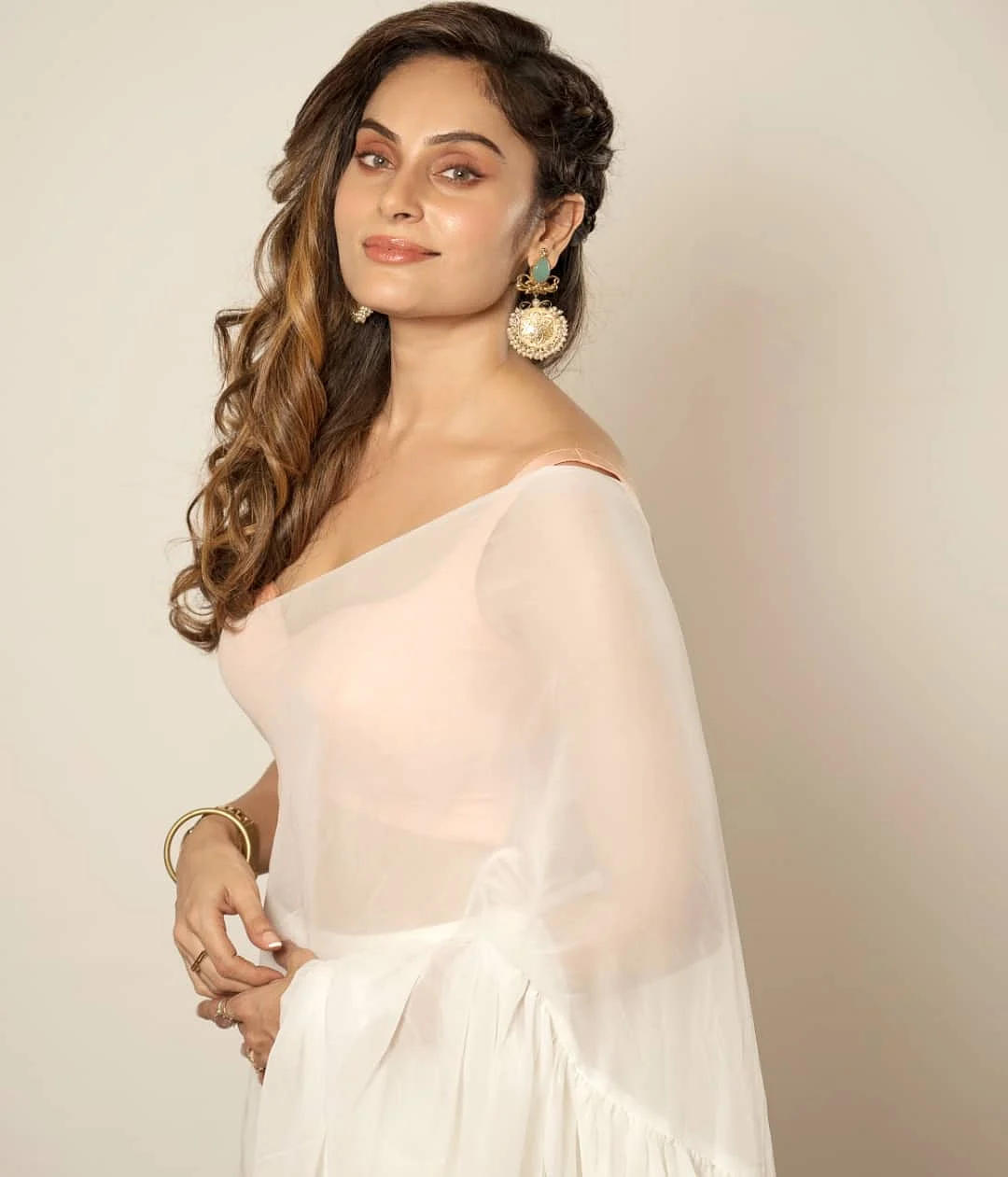 shrutikaarjun163602269826994765056462613527988152156