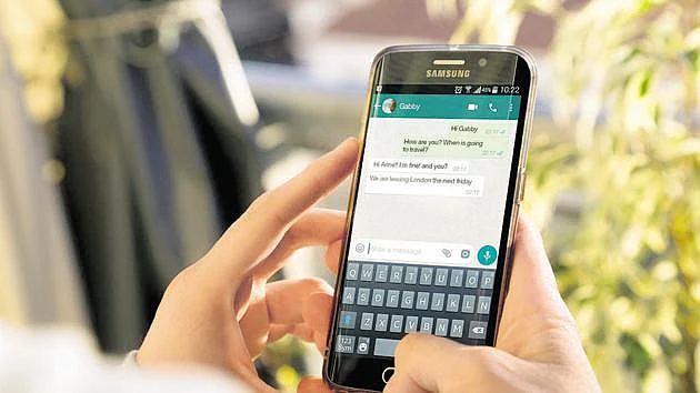 rosario argentina millennial smartphone chatting whatsapp conversation 74df5ee8 1832 11eb 8018 0bdbc