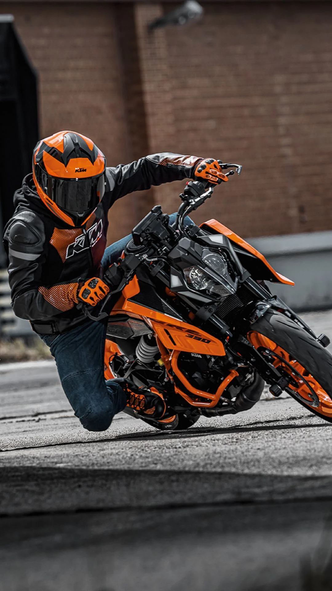 KTM11