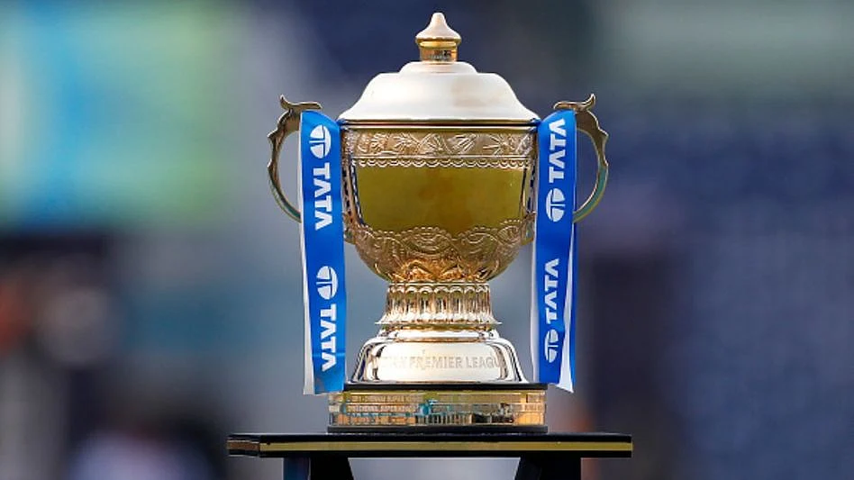 6737567b71d28 ipl trophy in frame 151101964