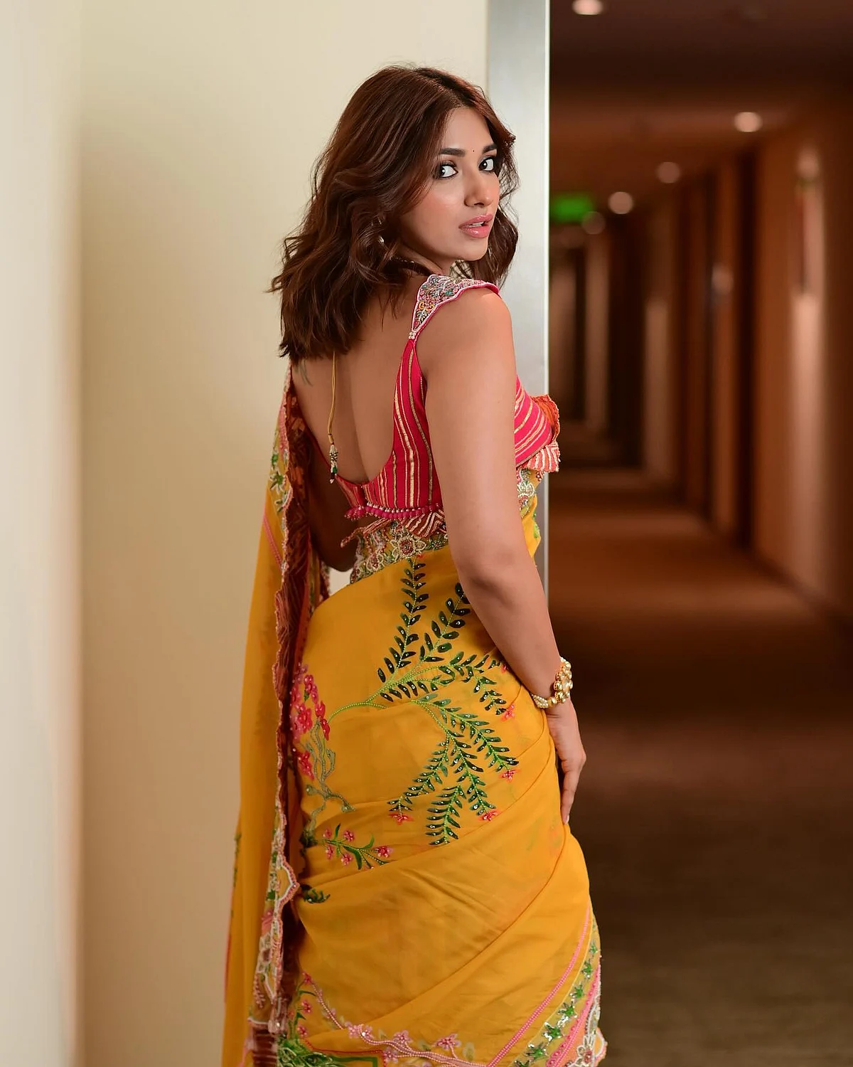 jiyaashankarofficial17286303513476325805397617781446731754