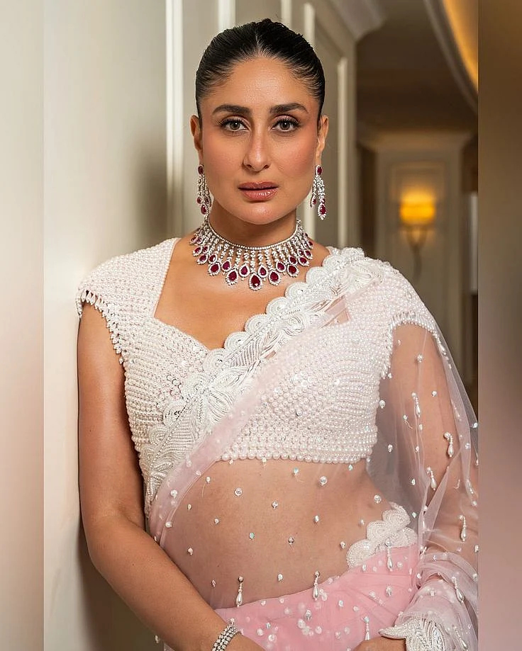 Kareena Kapoor Saree Design5