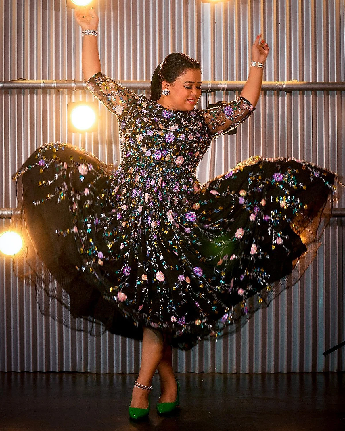 bharti laughterqueen 1656246894 2869129364105760249 1367781944