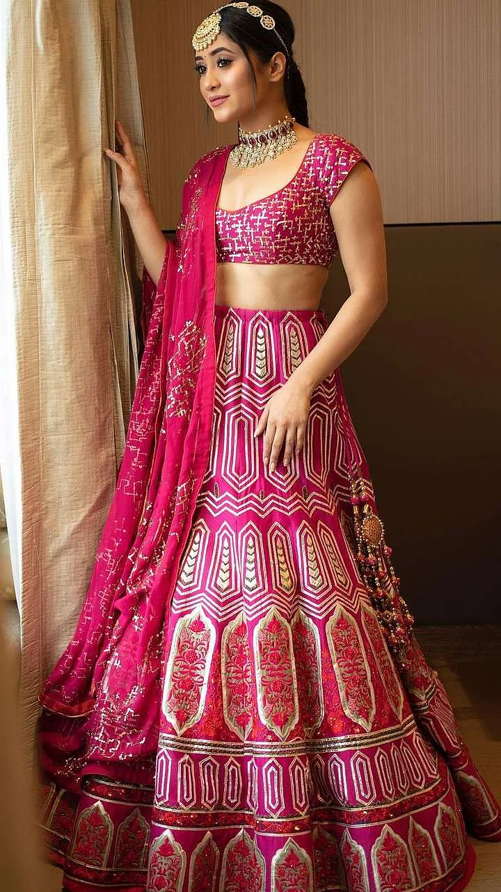 shivangi lehenga look 1721448766
