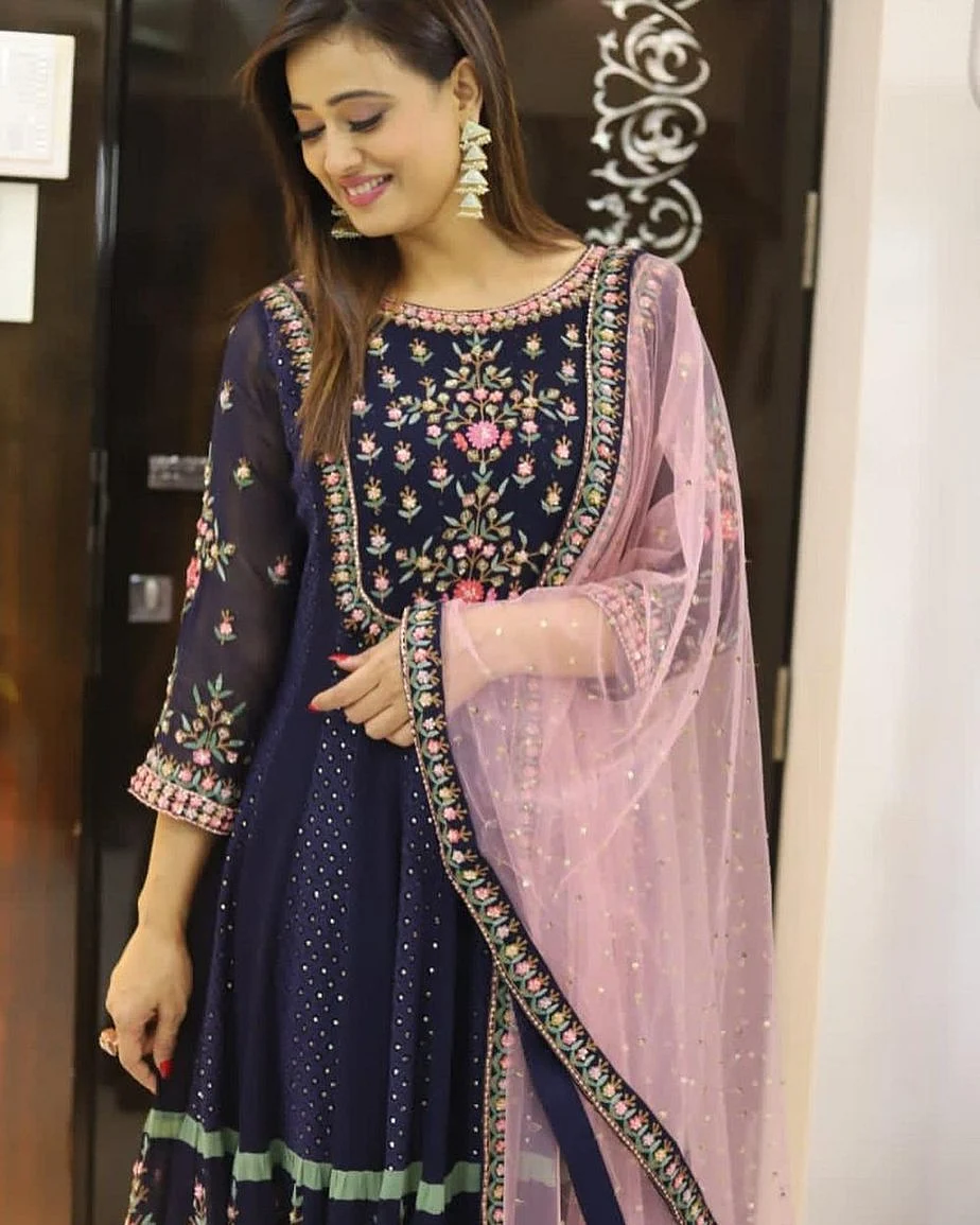 Shweta Tiwari anarkali suit56