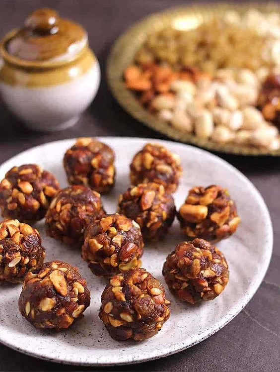 dry fruits laddoo 4