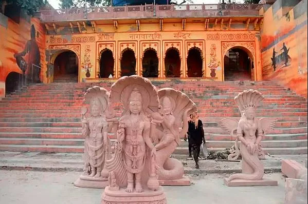 TEMPLE 4