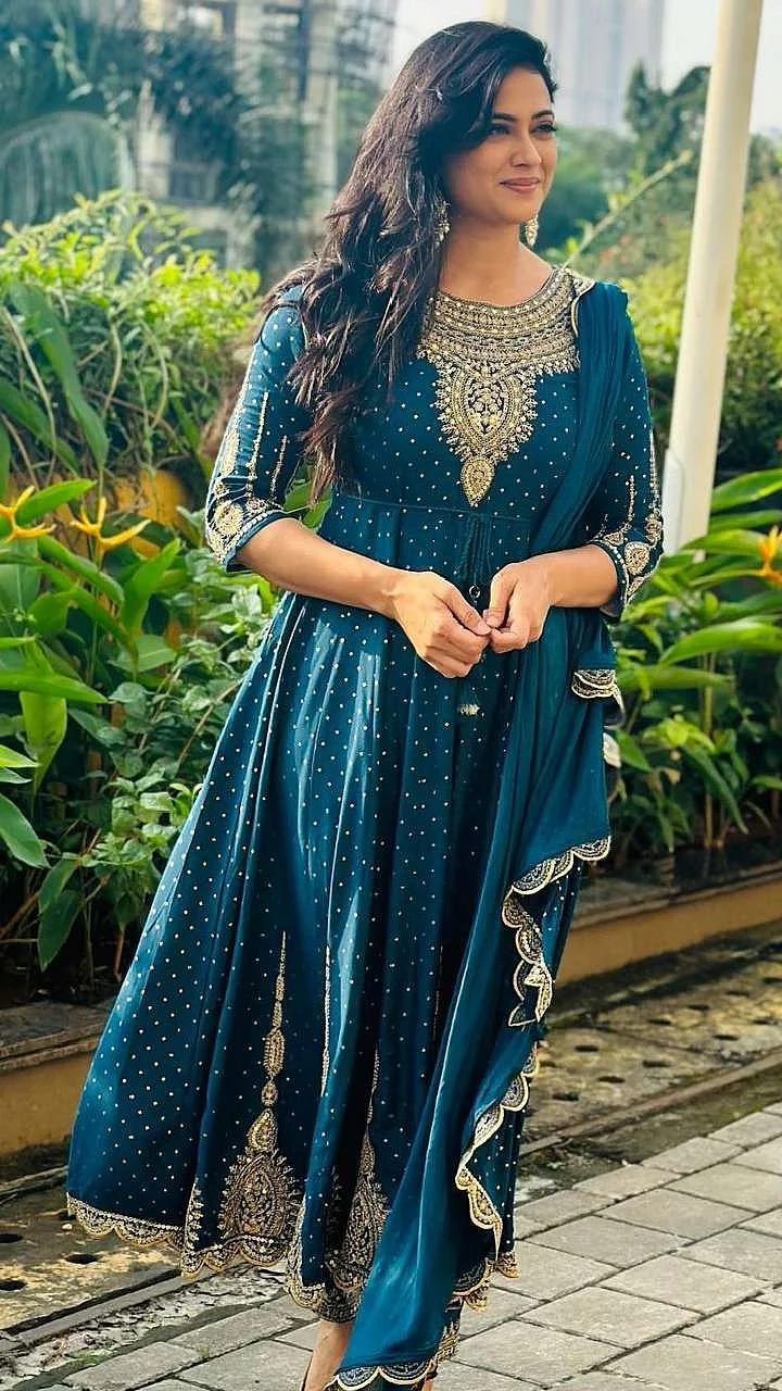 Shweta Tiwari anarkali suit586