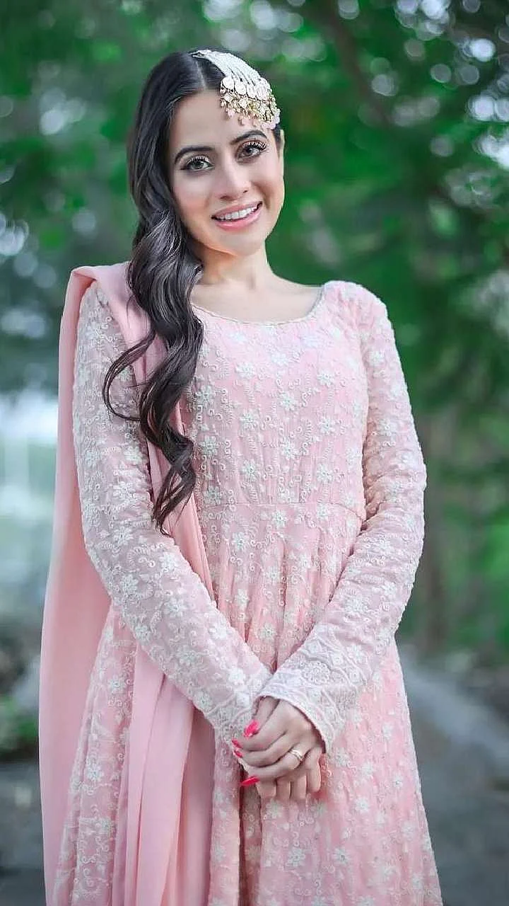 urfi javed desi look 1701448615