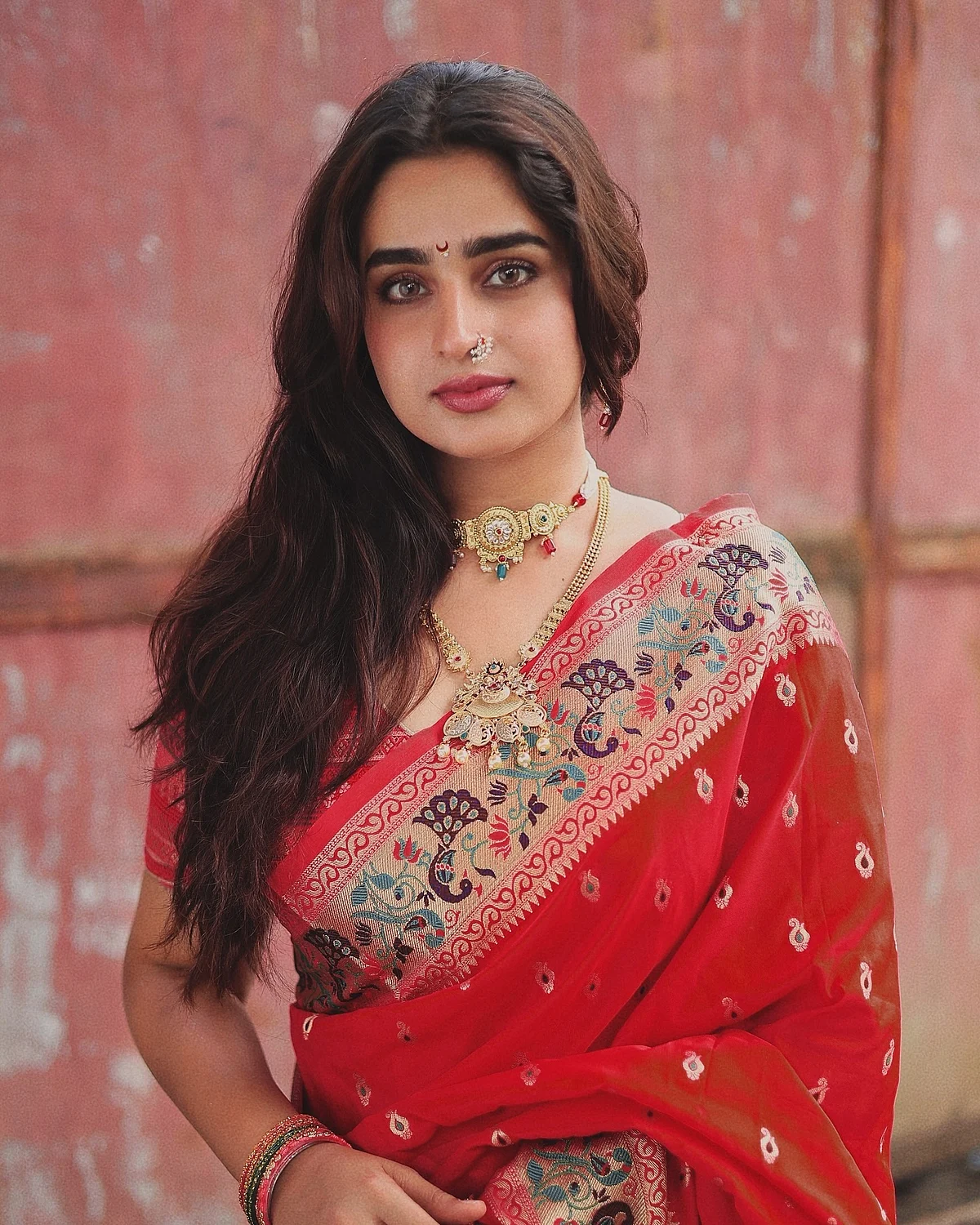 ayeshaakhanofficial1725812036345268406542474293911054152984