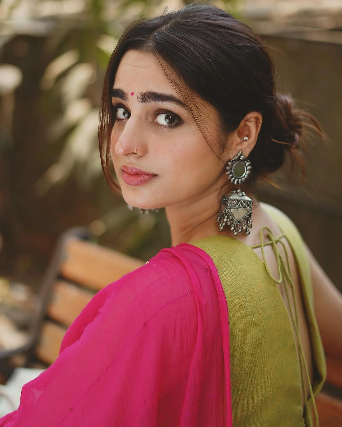ayeshaakhanofficial1711175512332990400136128370711054152984