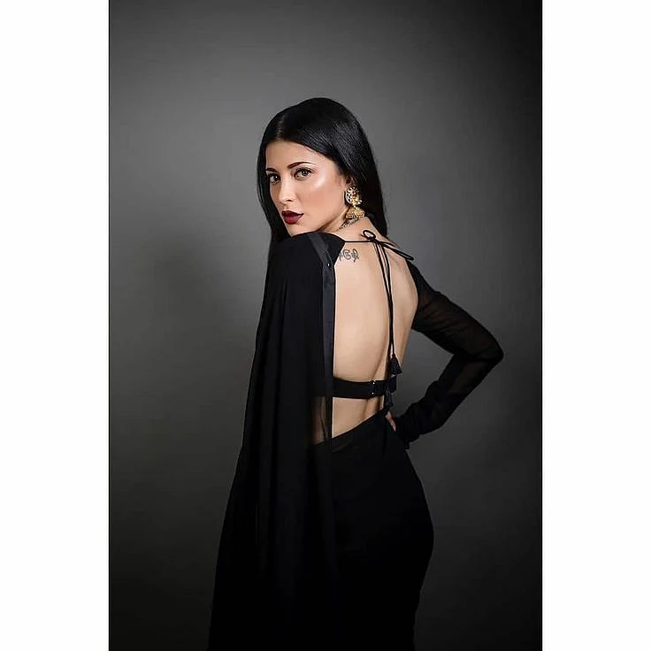 Black Saree Looks
