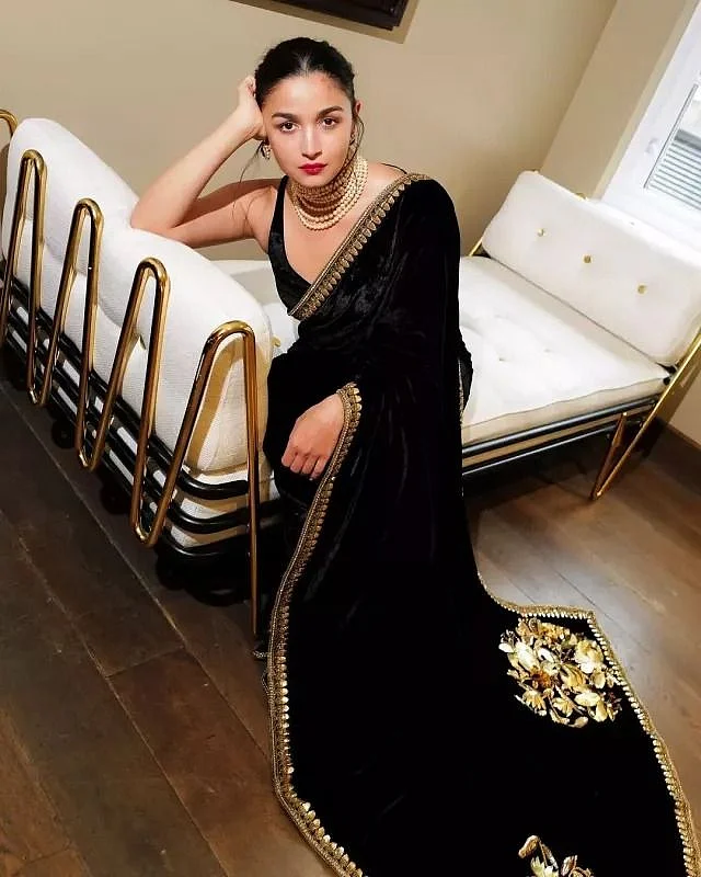 Black Saree Looks