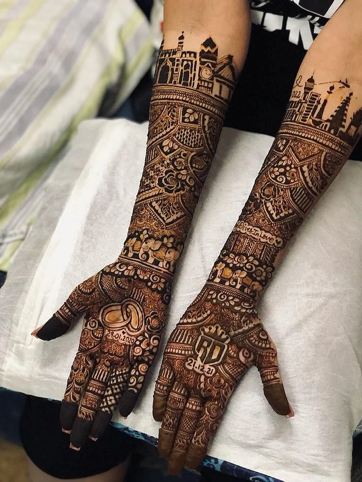 इस डिजाइन में हाथ को अच्छे से भरने के साथ ही उसमें थोड़ा बीच बीच में खाली स्पेस दिया है जो काफी सुंदर लग रहा है84678