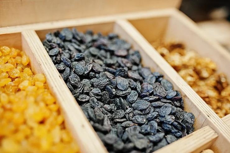 raisins and munnaka 7