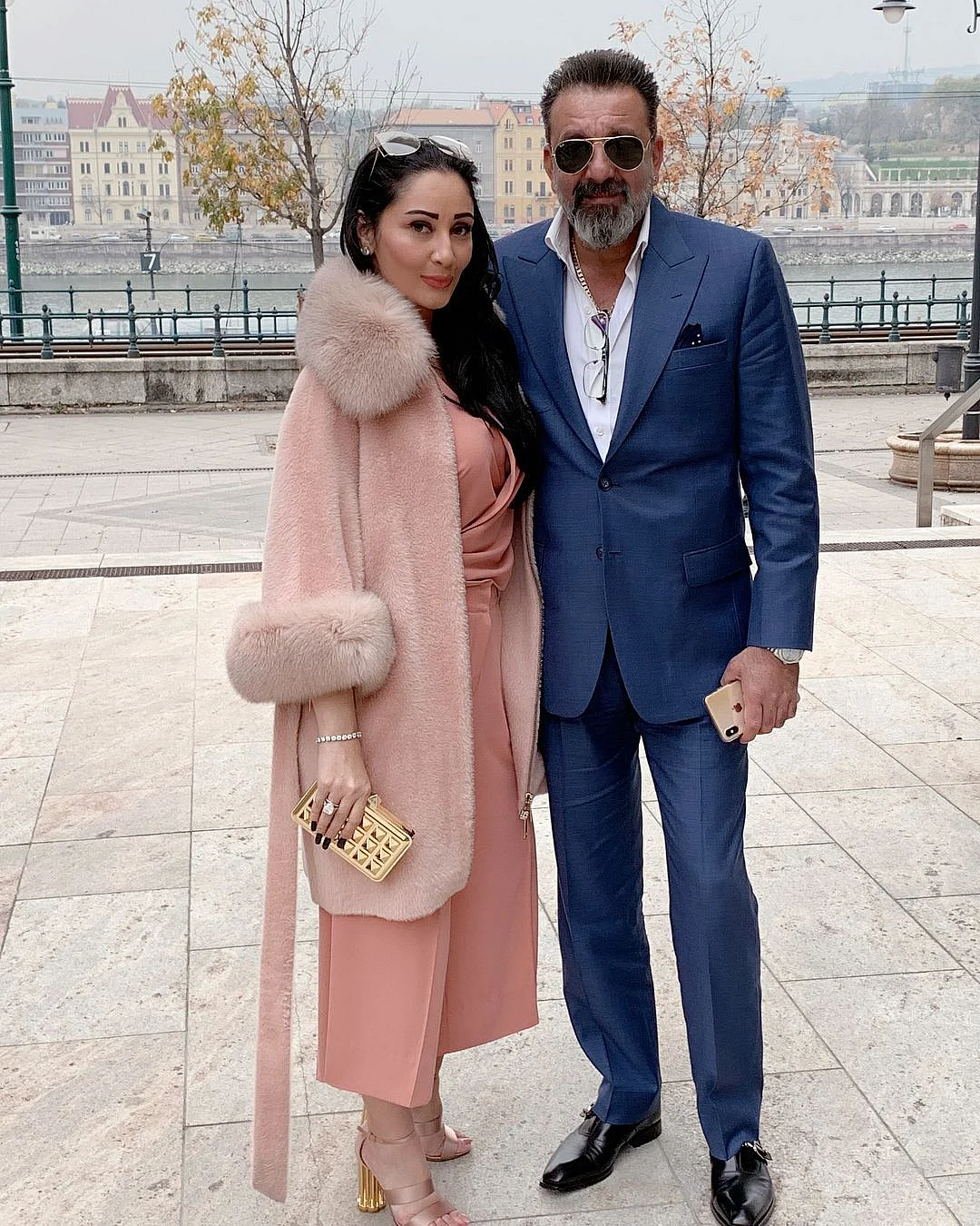 sanjay dutt with manyata dutt78