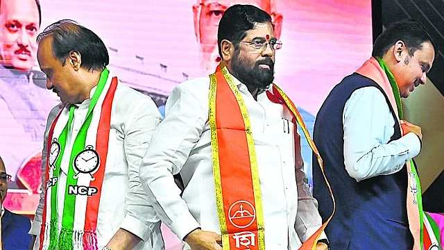 dycmajitpawarcmeknathshindedycmdevendrafadnavis1718857984