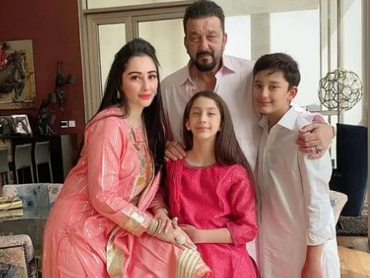 sanjay dutt with manyata dutt