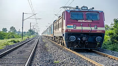 indian railway digital display board1661168918