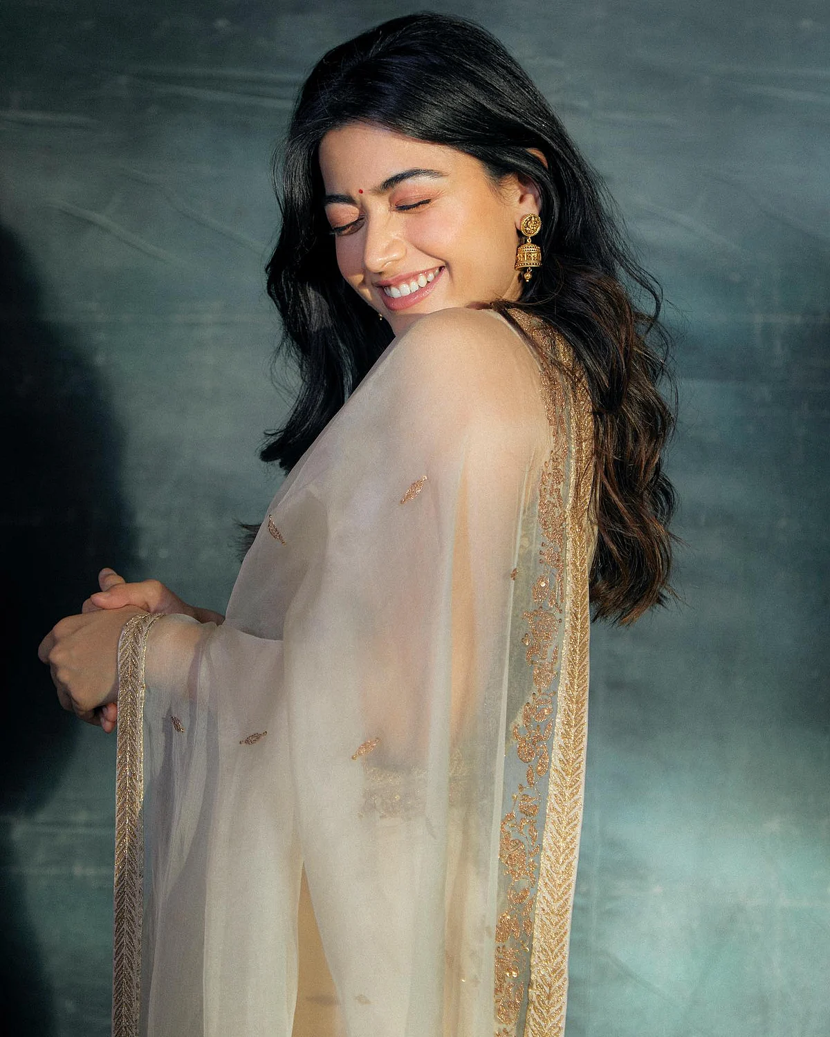 rashmikamandanna169521405631960096090254724611381101303