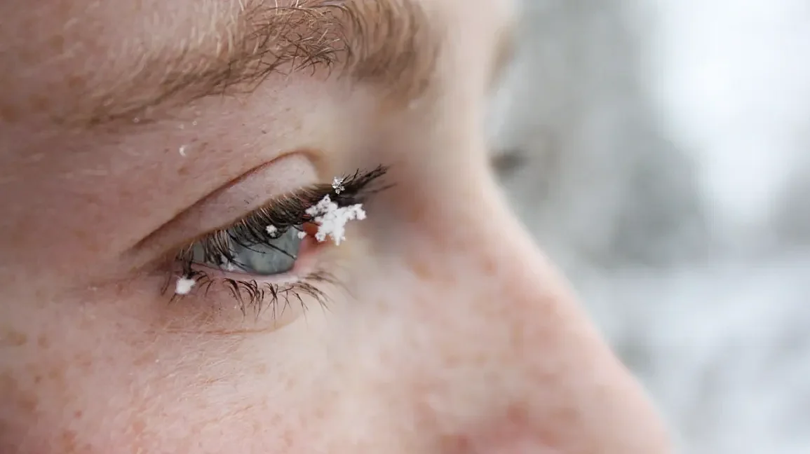 snow On Eyelashes 1296x728 header