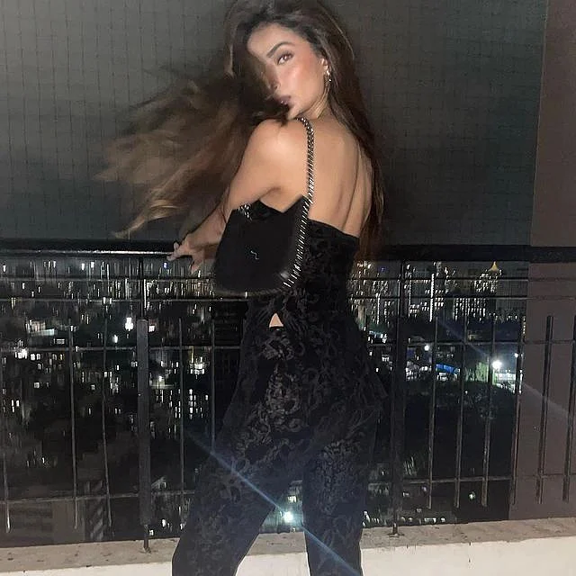 bollywoodbrazen1667211092296110371950523261351041441836