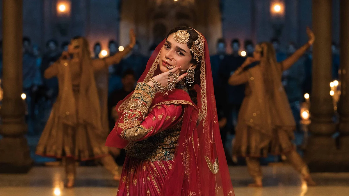 heeramandi review aditi rao hydari scaled
