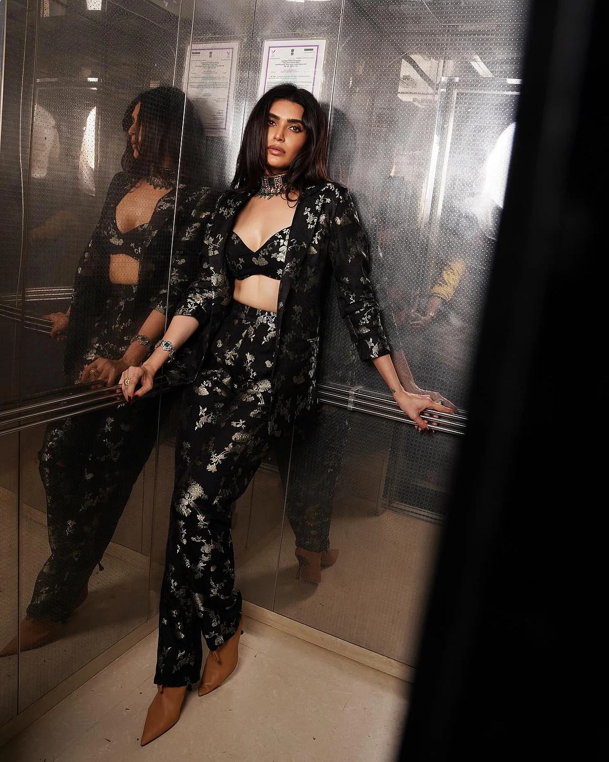 karishmaktanna173269470435104200707129189984754749
