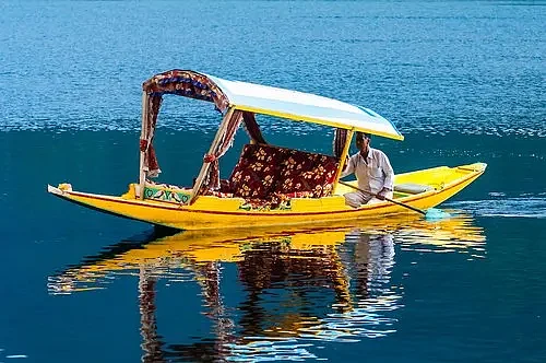 shikara boat 500x500 1