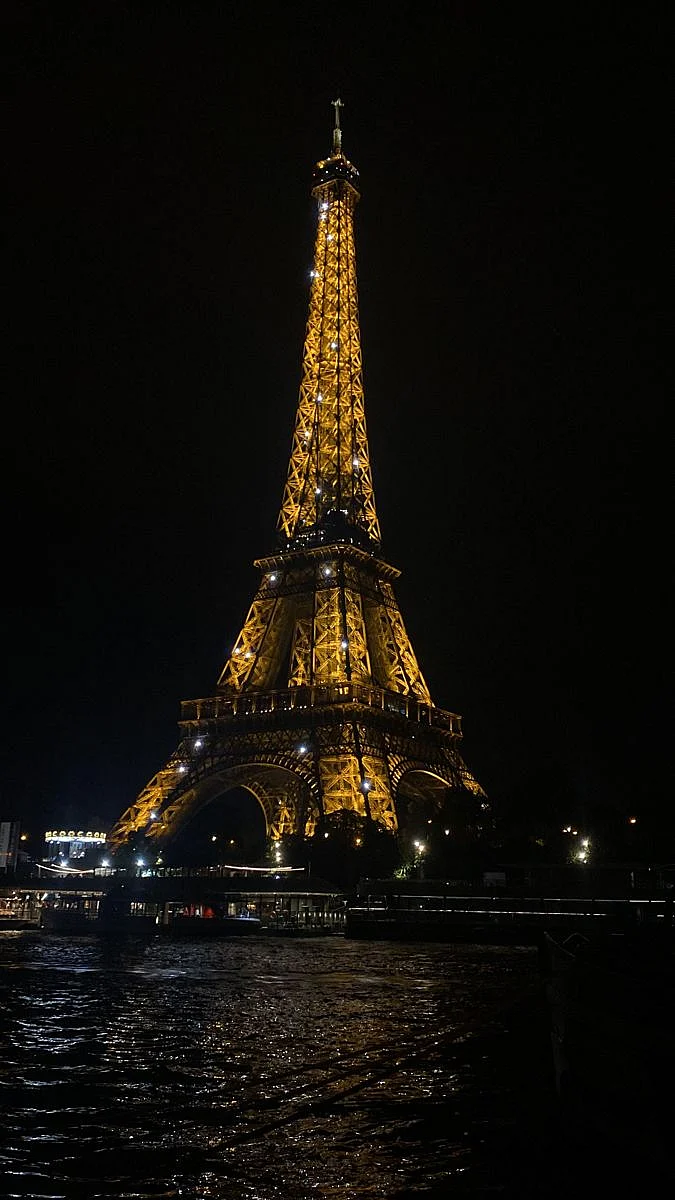 eiffel tower 22