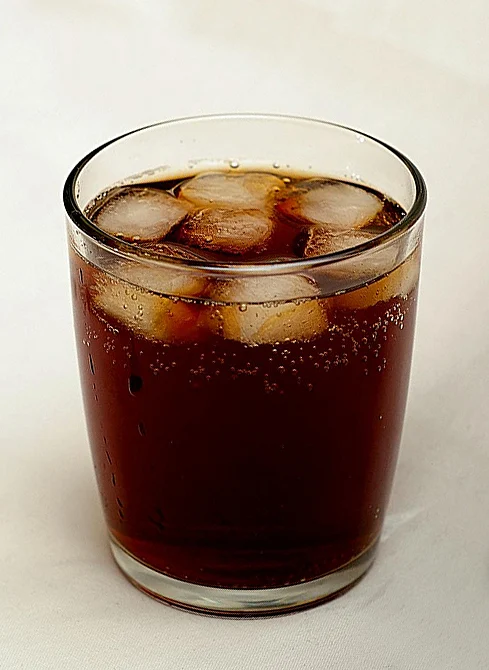 Tumblerofcolawithice