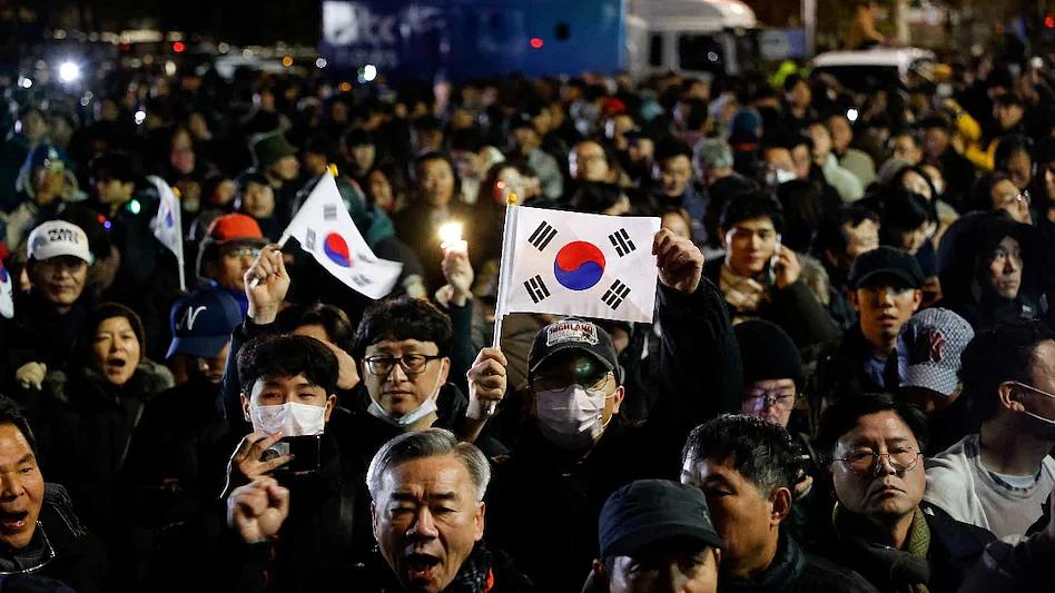 674f6a82833e2 south korean president yoon suk yeol declares martial law 033052984