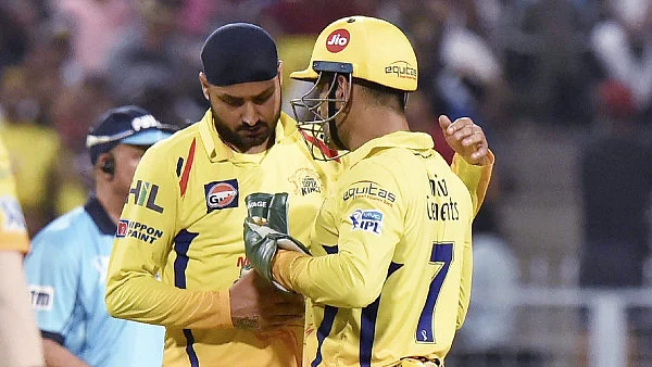 harbhajan dhoni 600 1733287324